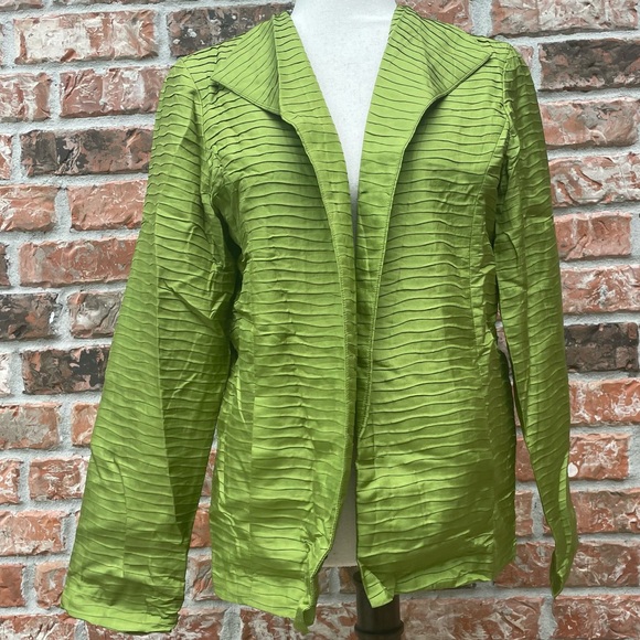 SilkLand Jackets & Blazers - 100% silk green Silk Land light fall jacket / M / Excellent condition